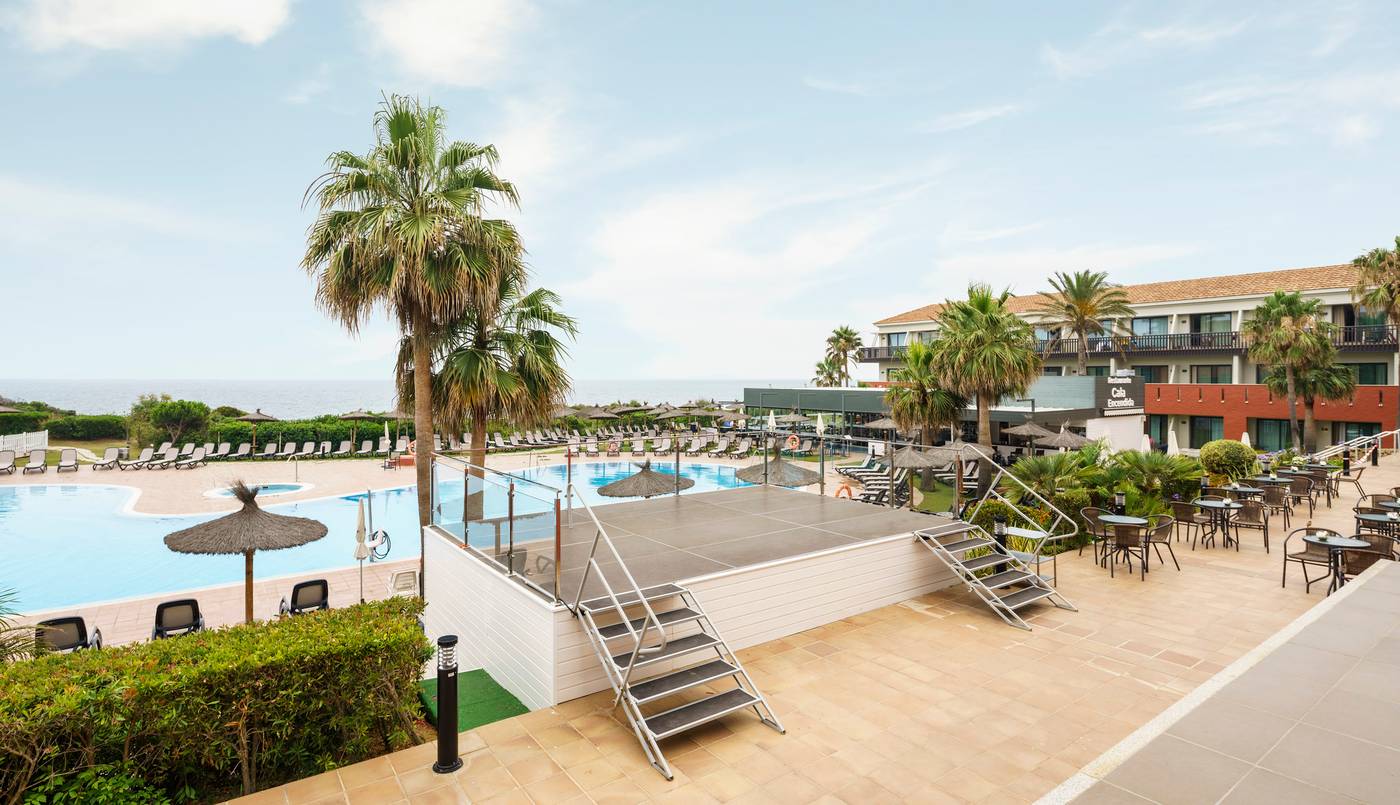 Ilunion-Calas-de-Conil-Sports-and-Entertainment-3