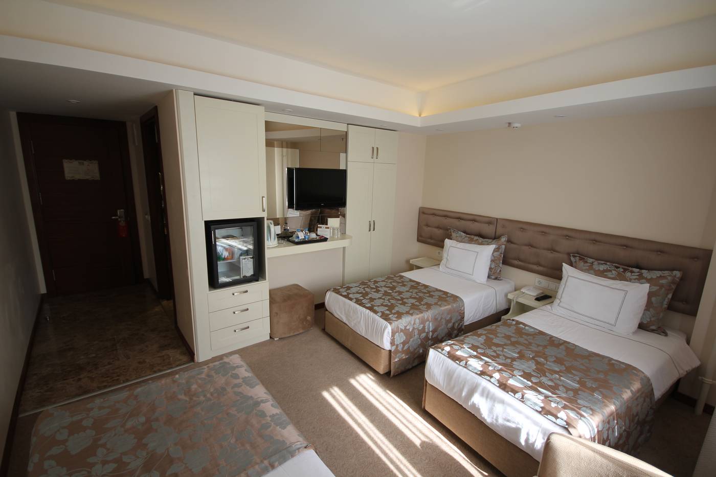 Grand-Washington-Hotel-Room-9