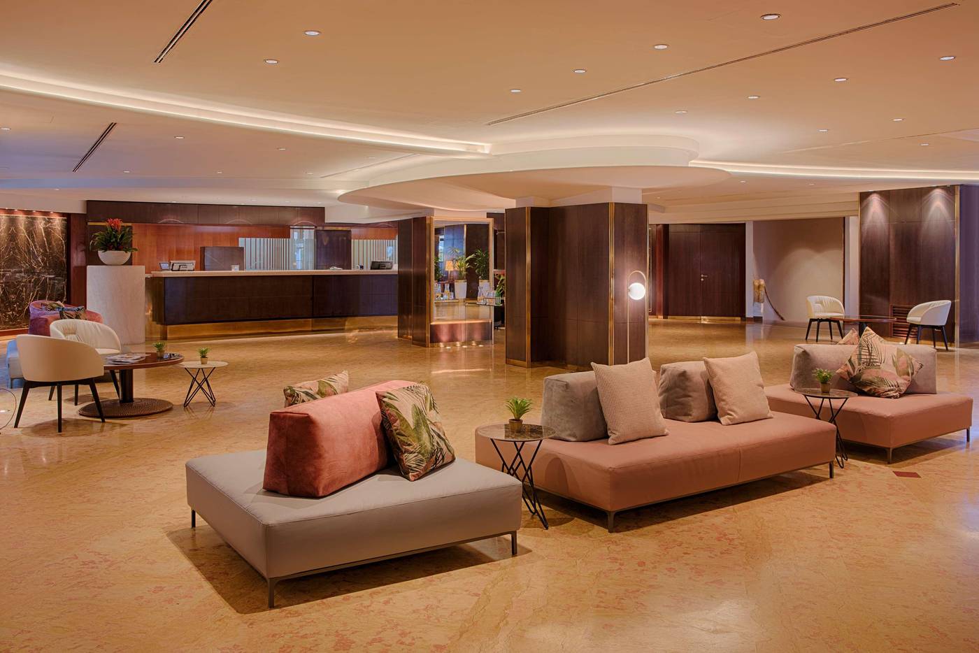 NH-Roma-Villa-Carpegna-Lobby-13