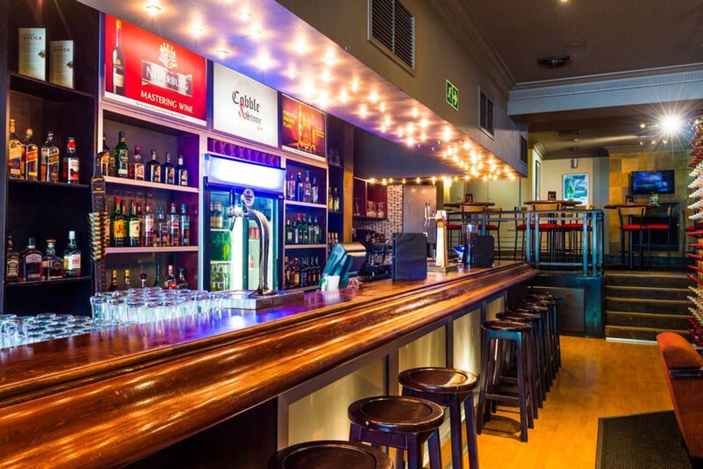 ONOMO-Hotel-Cape-Town---Inn-On-The-Square-Bar-17