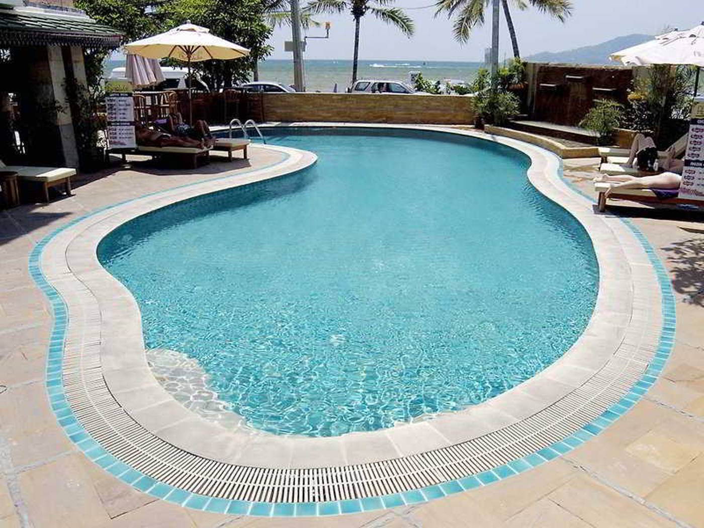 Absolute-Sea-Pearl-Beach-Resort-Pool-2