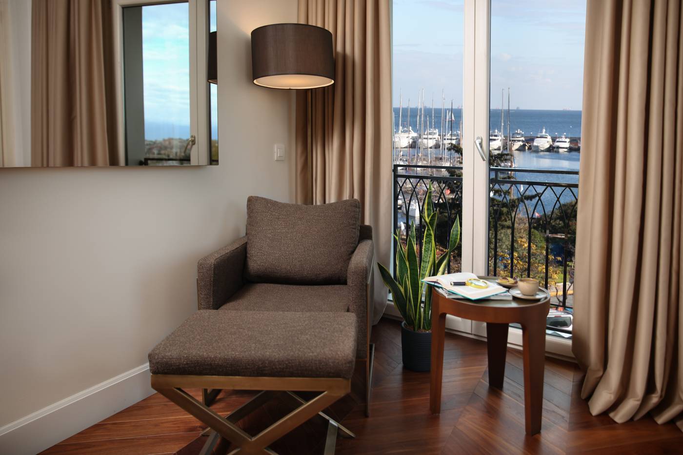 39-KalamIs-Marina-Hotel-Room-9