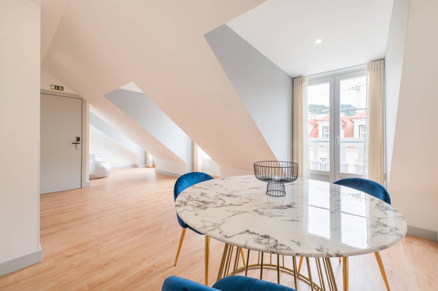 Via-Augusta-129-Room-31