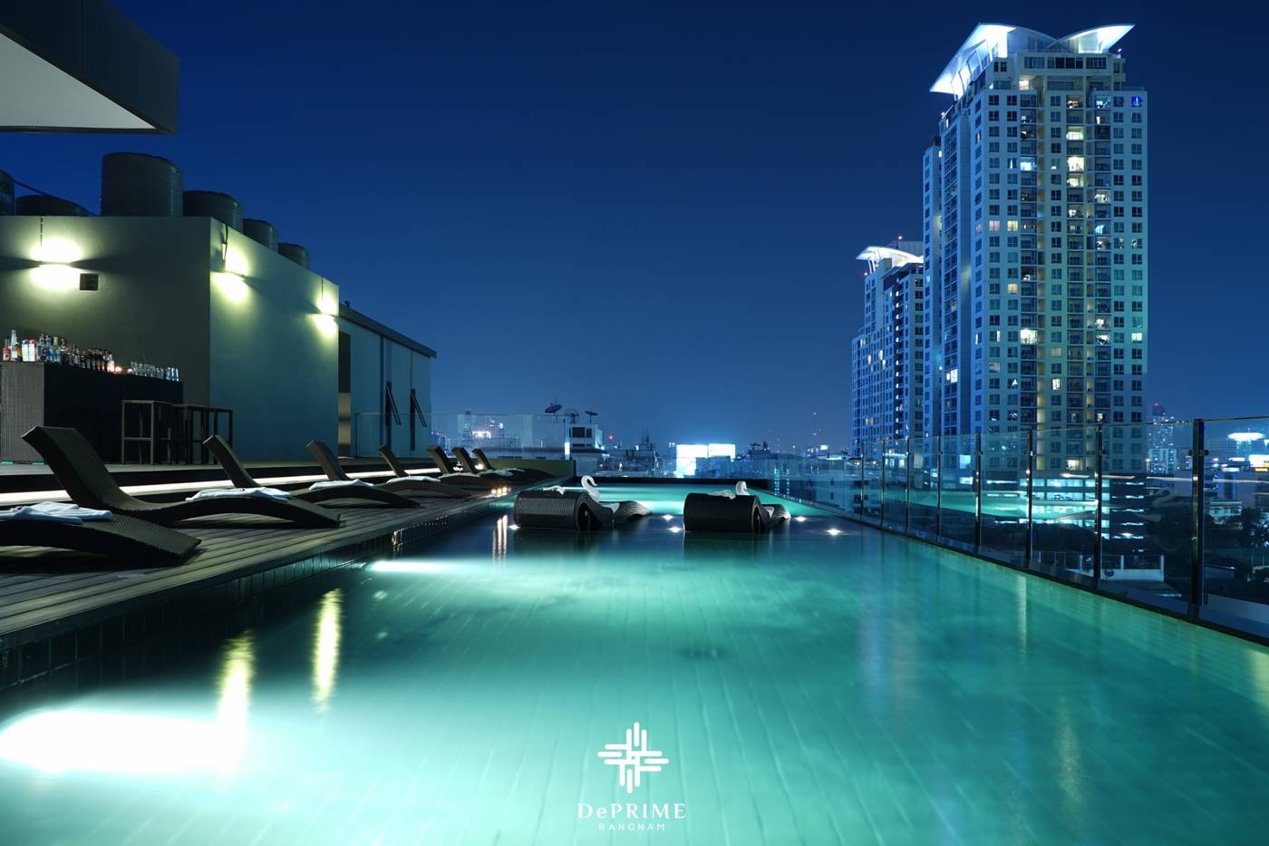 De-Prime-Rangnam-Hotel-Pool-5