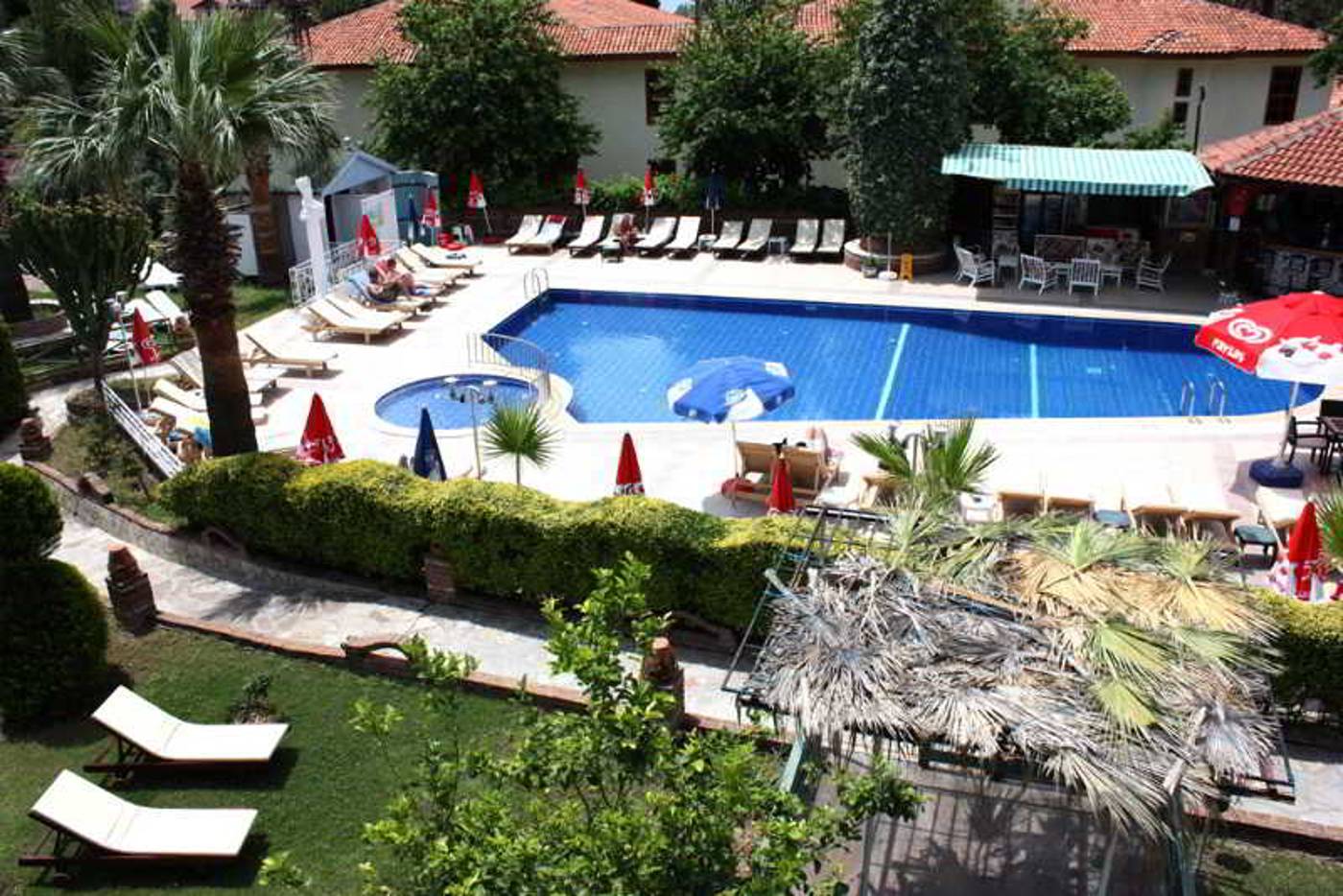 Majestic-Hotel-Terrace-3