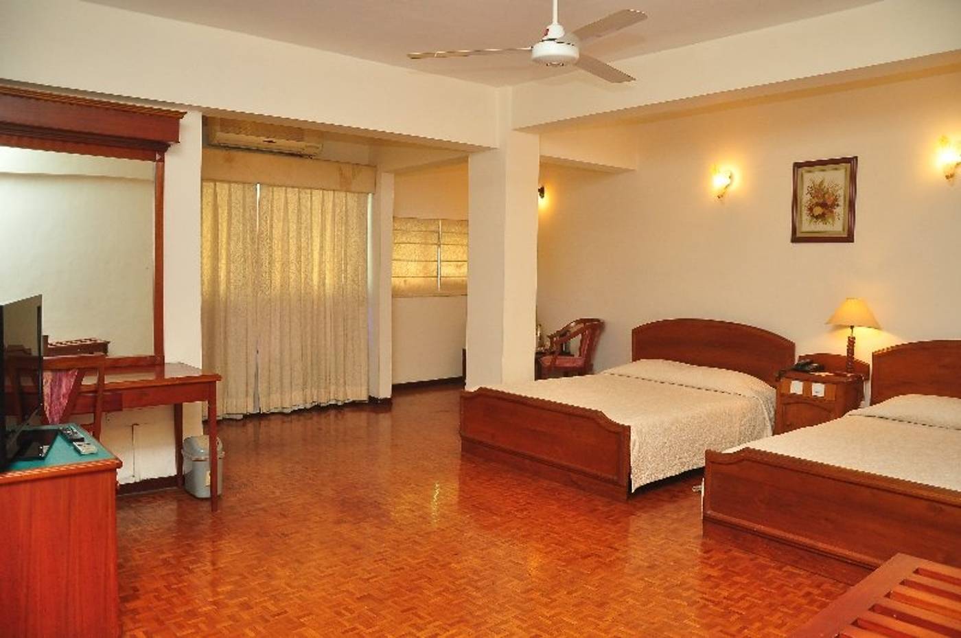 Hotel Sapphire Colombo-Sri Lanka-COLOMBO-Room-4