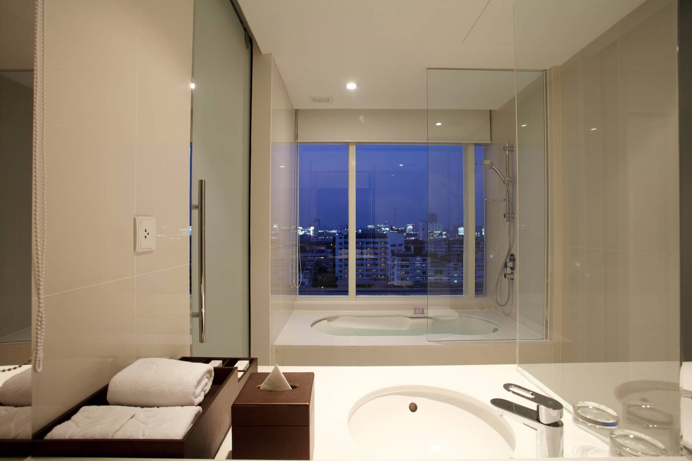 Centara-Watergate-Pavilion-Hotel-Bangkok-Room-48
