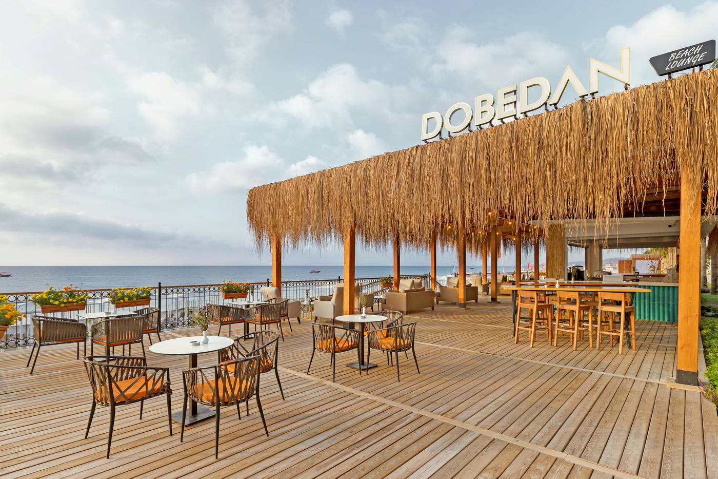 Alva-Donna-World-Palace-Hotel-Bar-24
