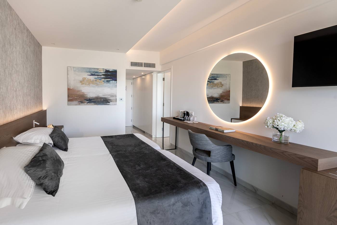 Pavlo-Napa-Hotel-Room-30