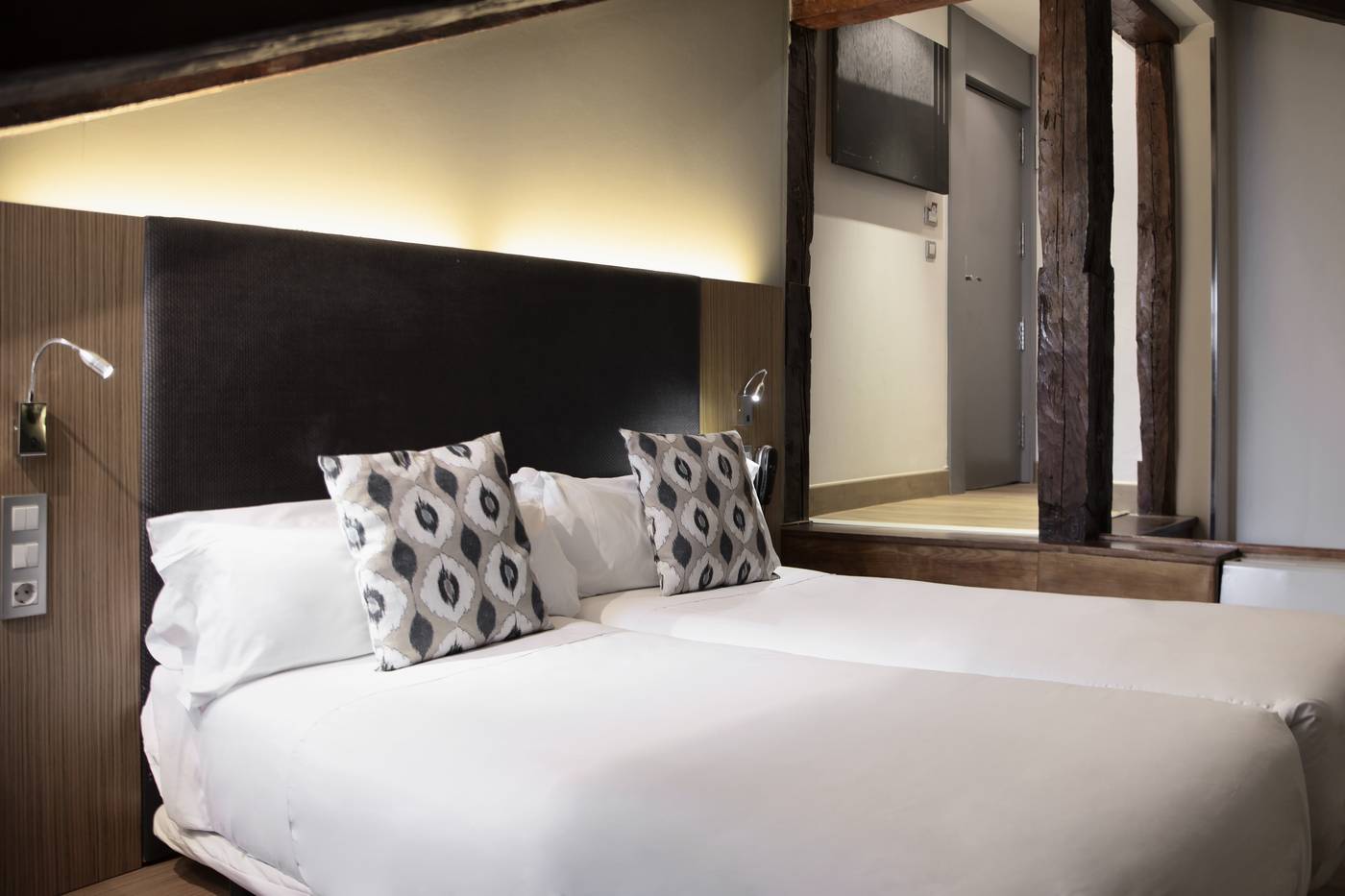 Petit-Palace-Plaza-del-Carmen-Room-15