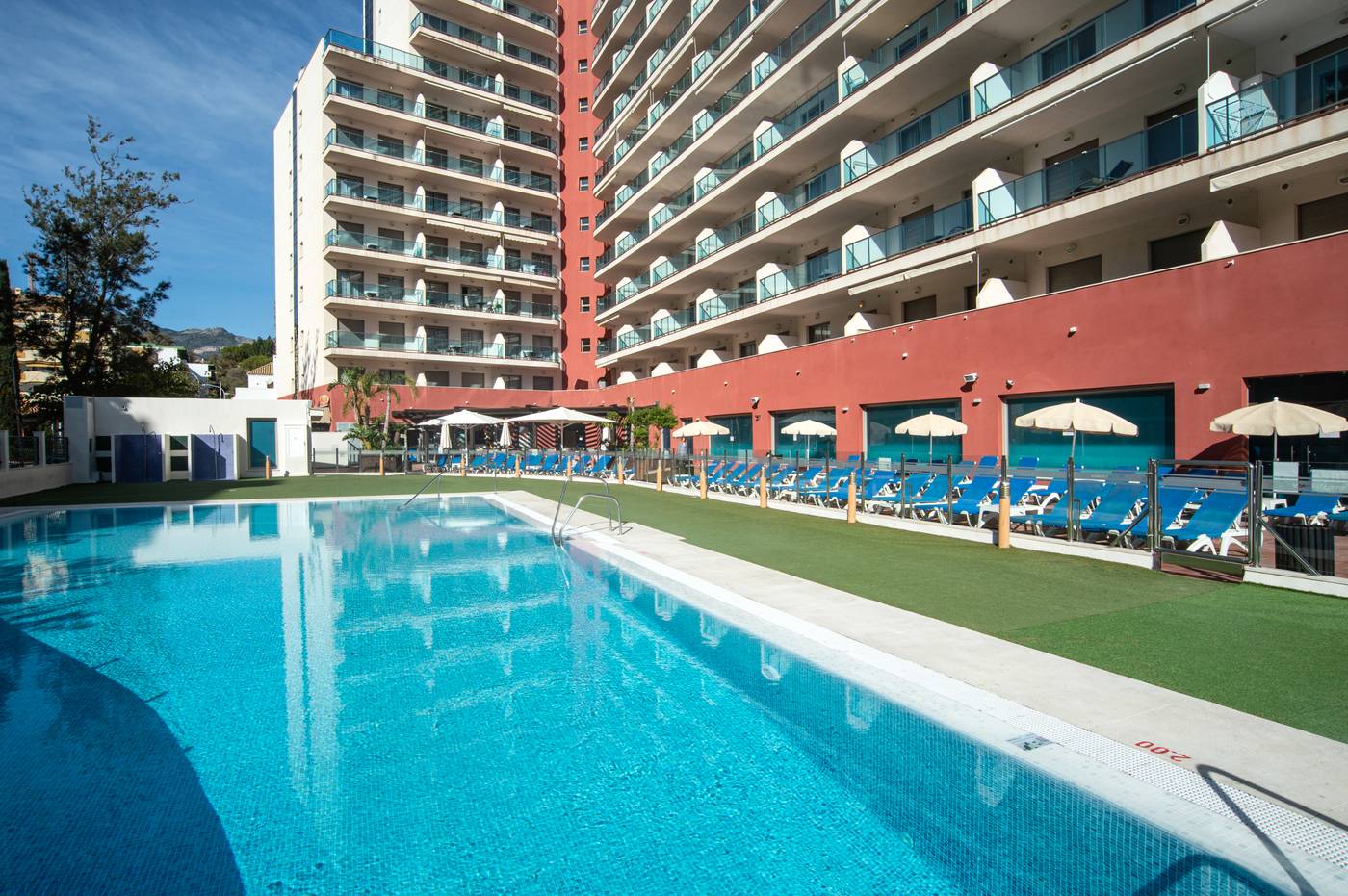 Pierre---Vacances-Benalmadena-Principe-Pool-2