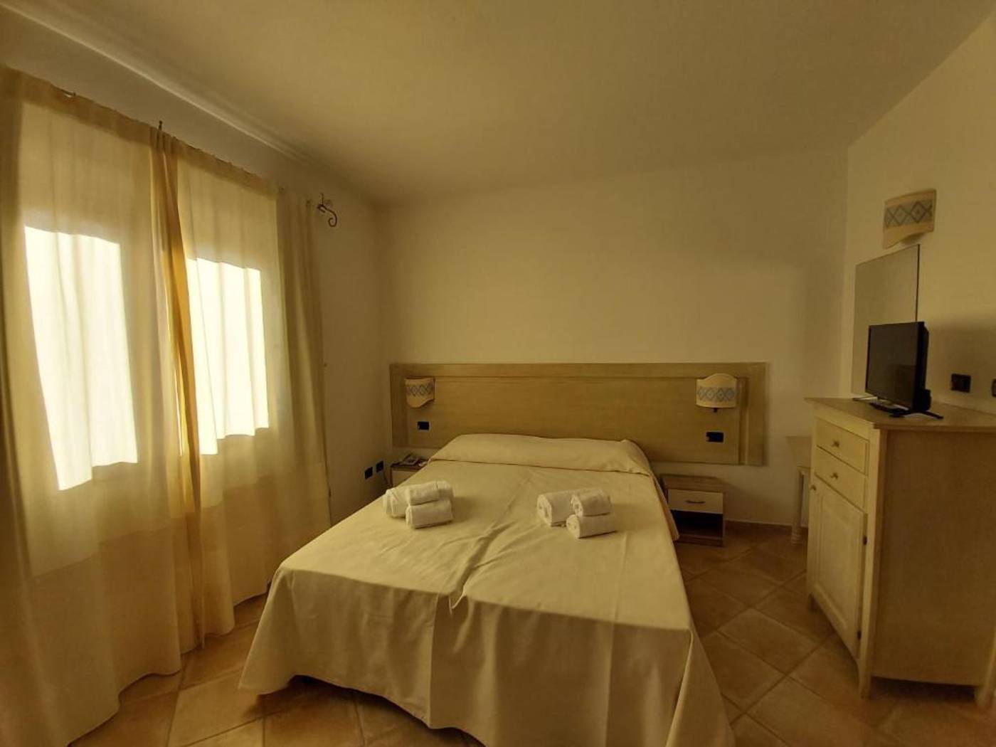 Hotel-Il-Faro-Di-Molara-Room-11