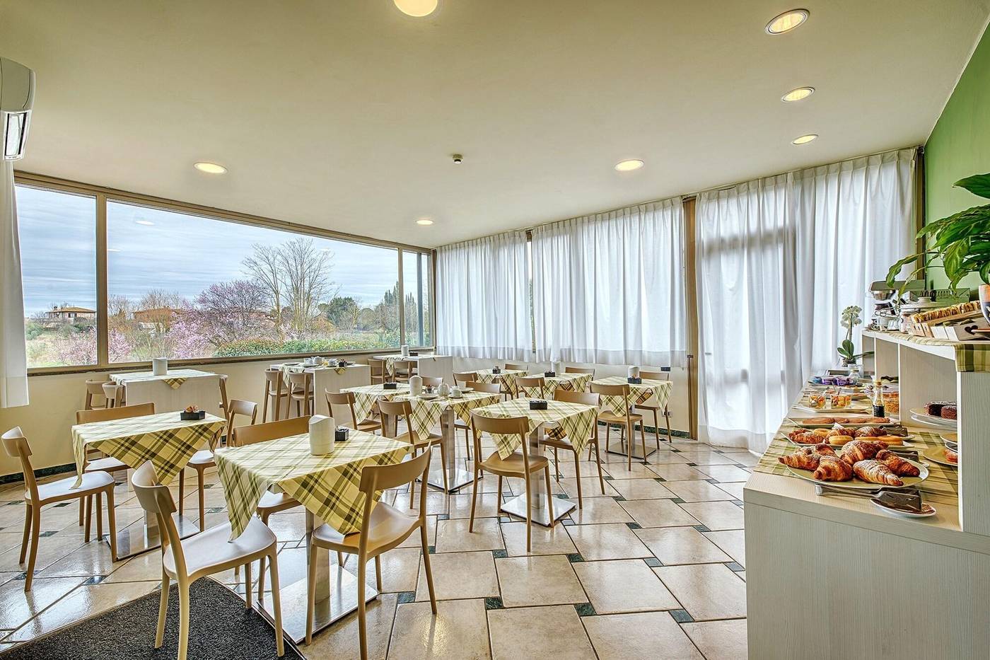 Castello-Restaurant-10