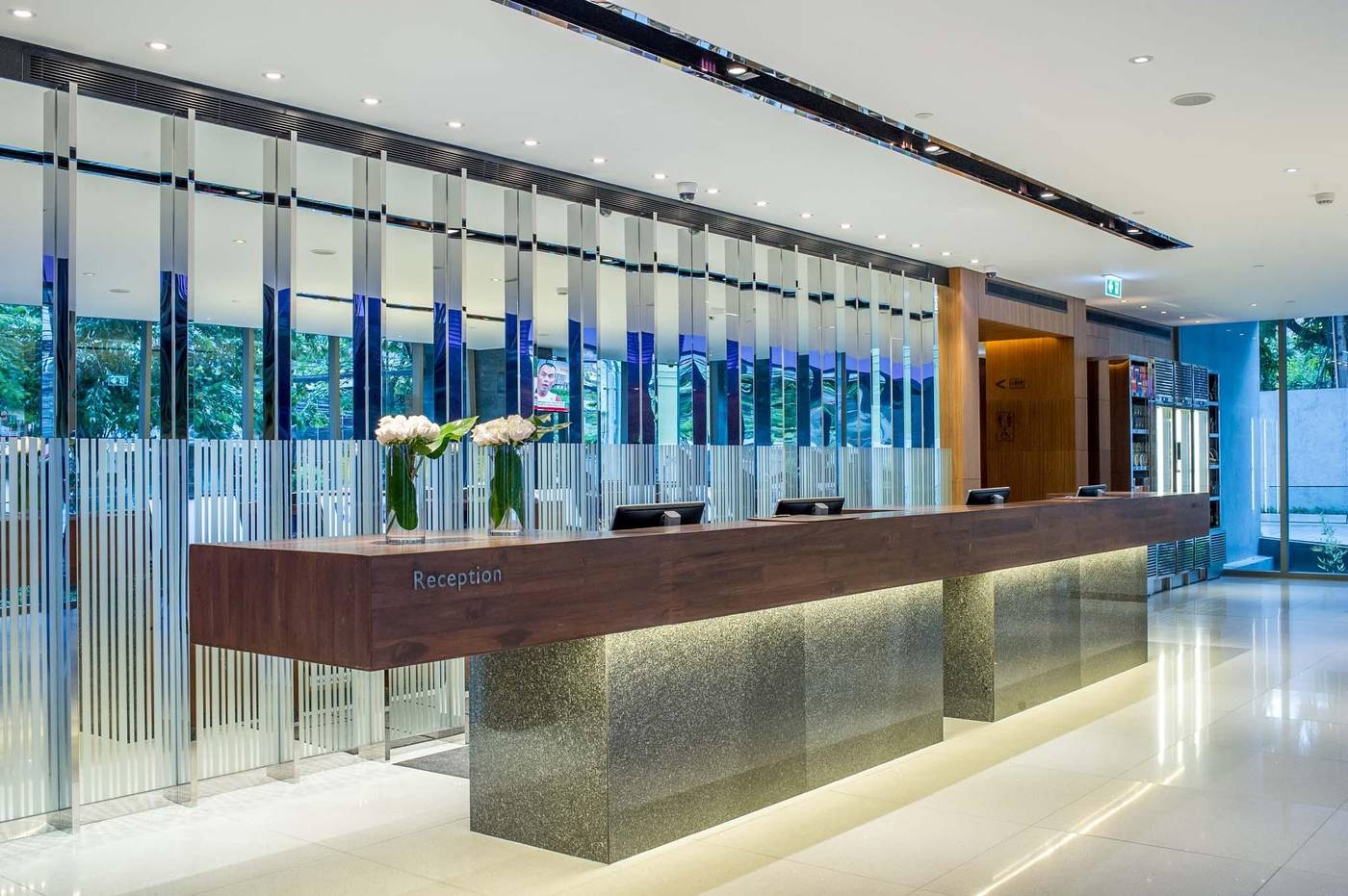 Amara-Bangkok-Lobby-5