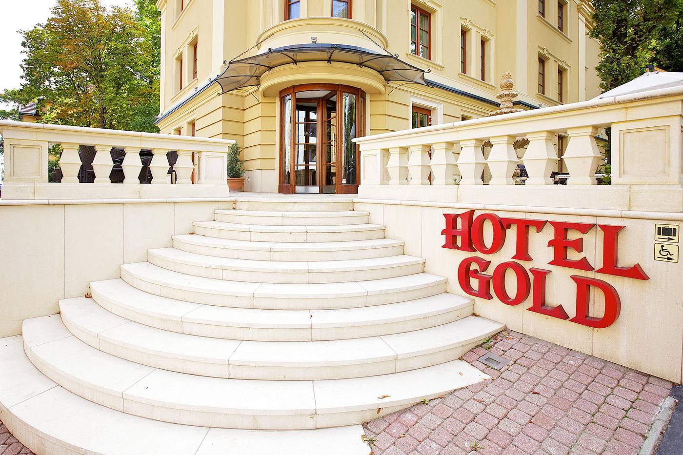 Gold-Hotel-Budapest-General-view-60