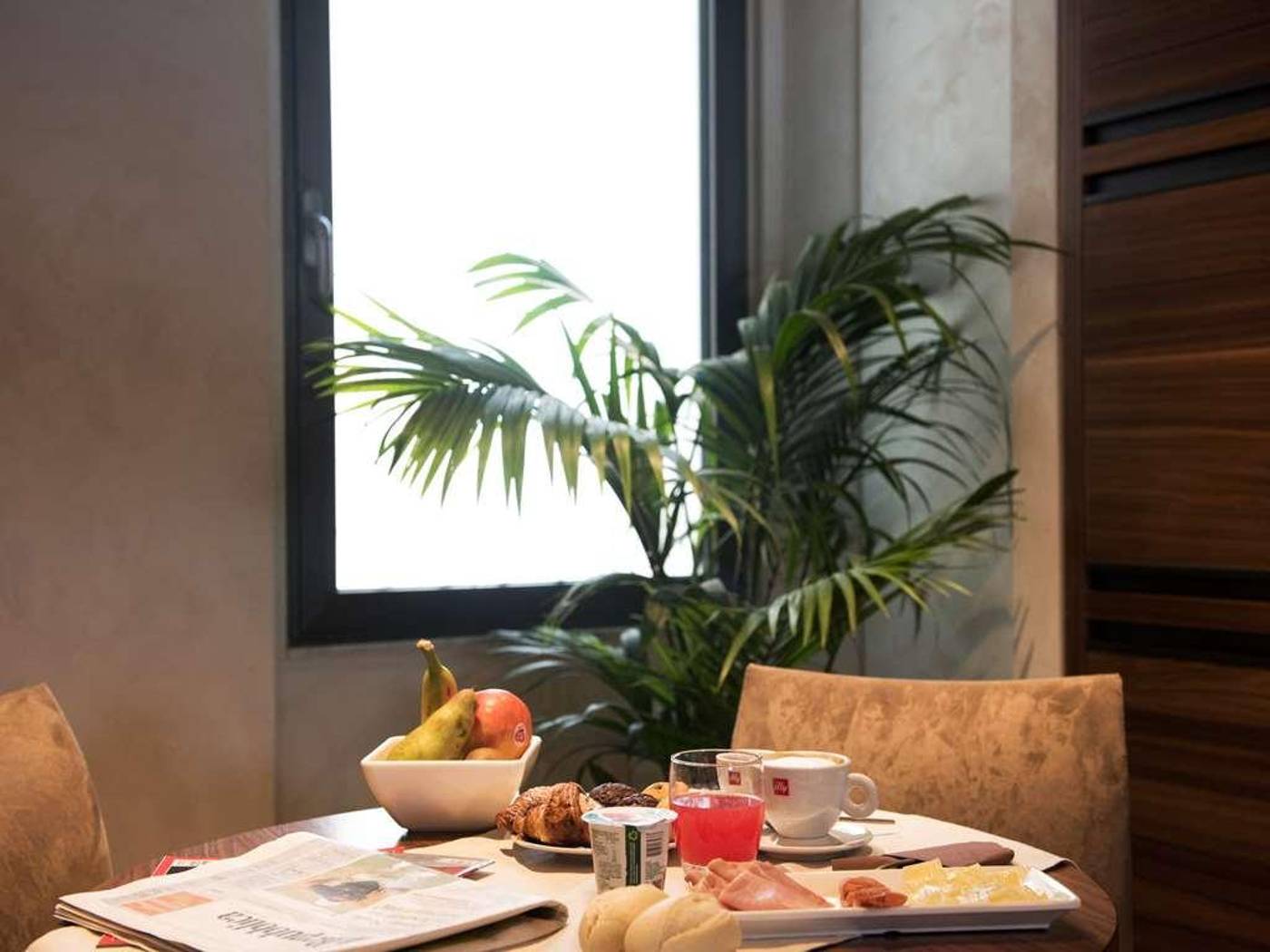 Gasometer-Urban-Suites-Restaurant-7