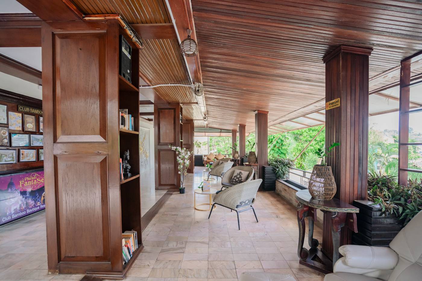 Club-Bamboo-Boutique-Resort---Spa-Lobby-78