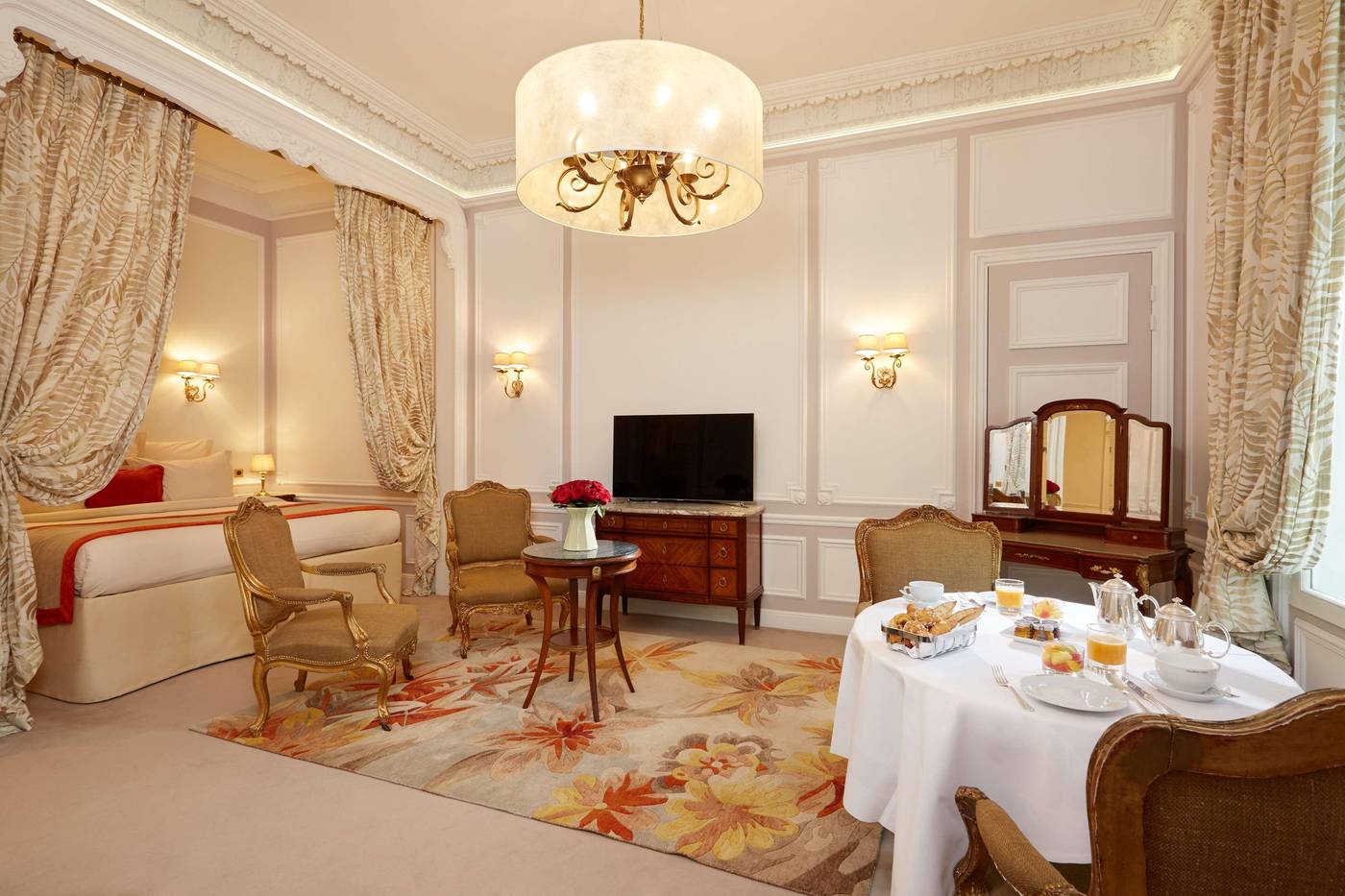 Regina-Hotel-Room-40