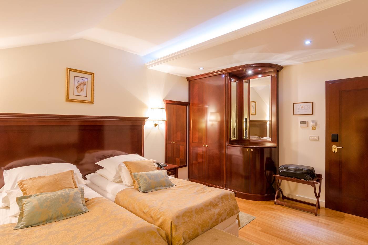 President-Solin-Room-26