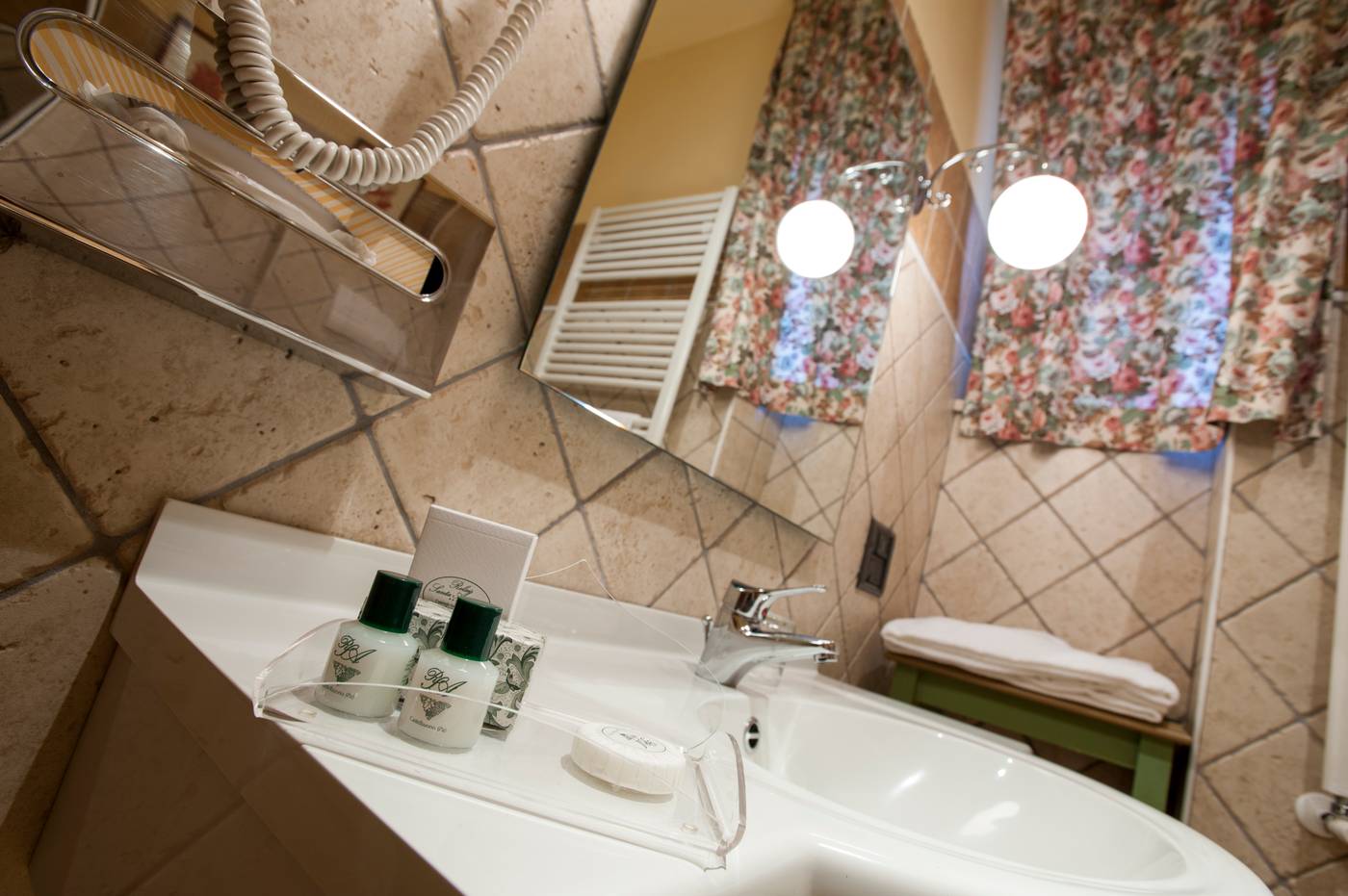 Relais-Abbazia-Santa-Anastasia-Room-19