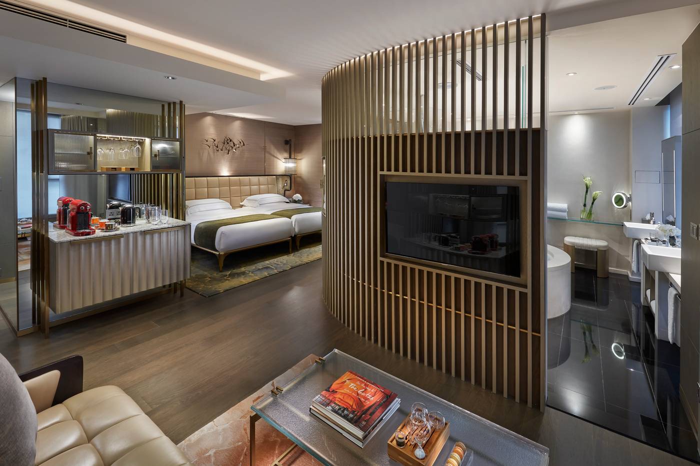 The-Landmark-Mandarin-Oriental--Hong-Kong-Room-14