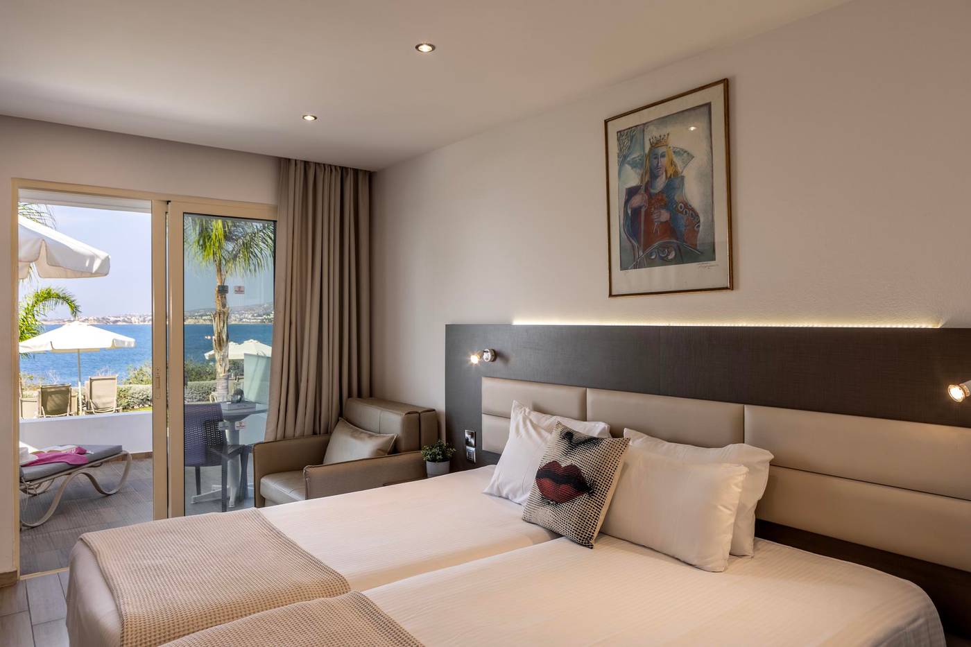 Queens-Bay-Hotel-Room-29