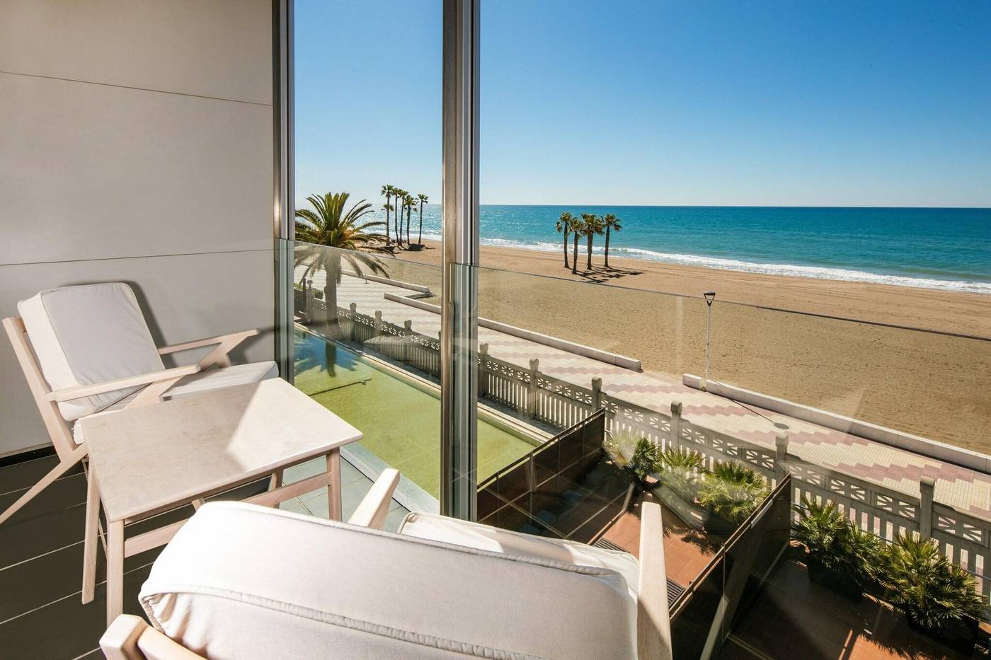 Le-Meridien-Ra-Beach-Hotel---Spa-Room-87