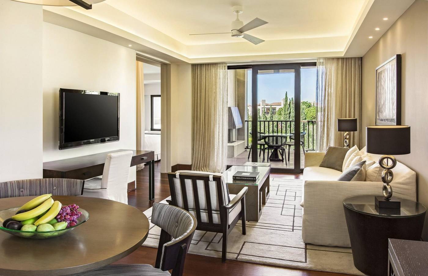 The-Romanos--A-Luxury-Collection-Resort-Room-37