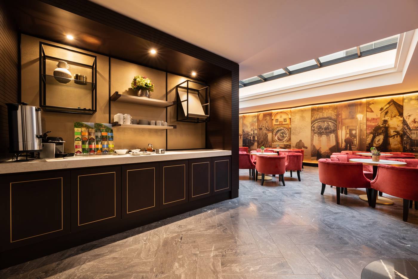 Aurea-Legends-by-Eurostars-Hotel-Company-Bar-13