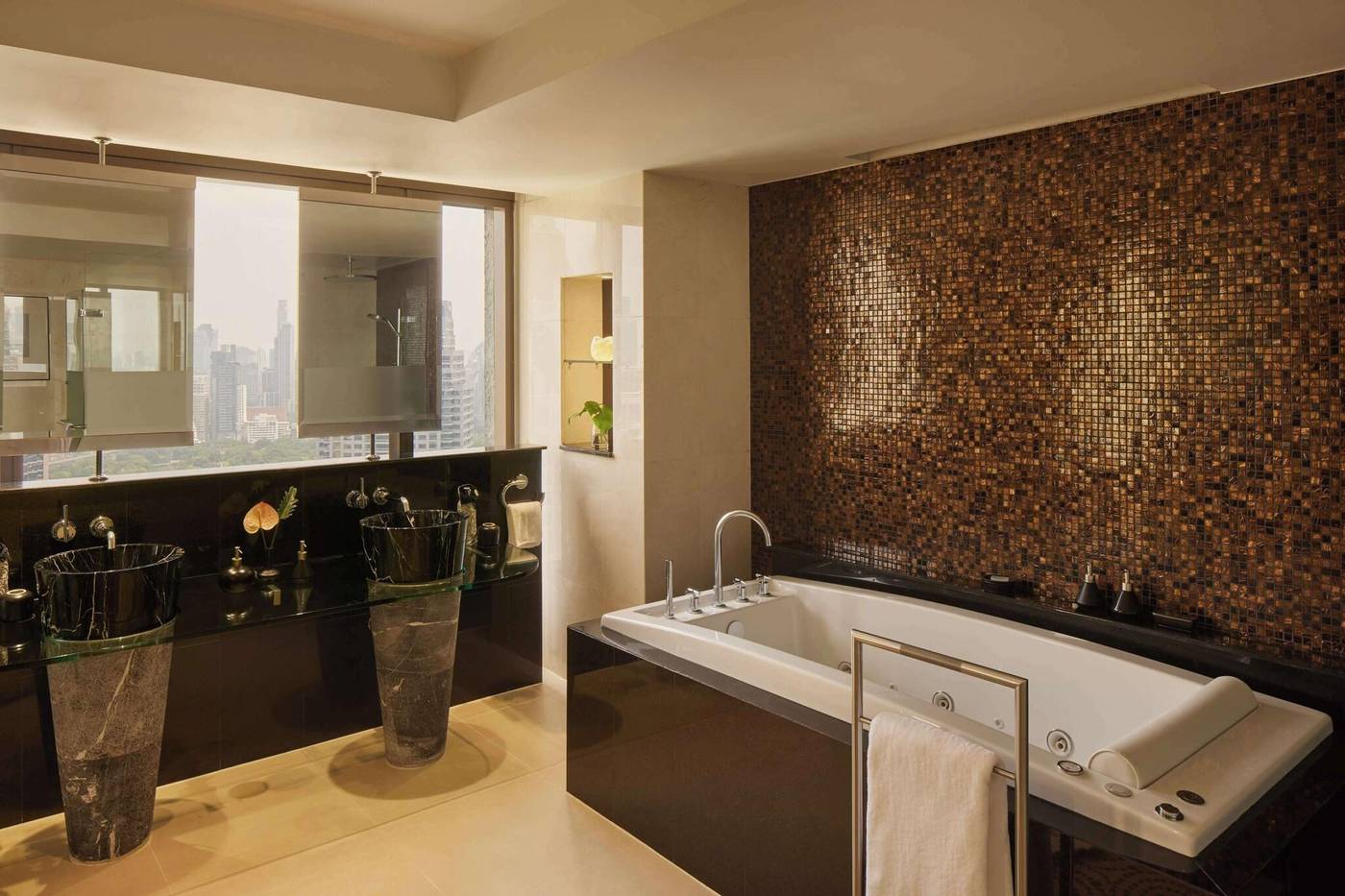 Banyan-Tree-Bangkok-Room-40