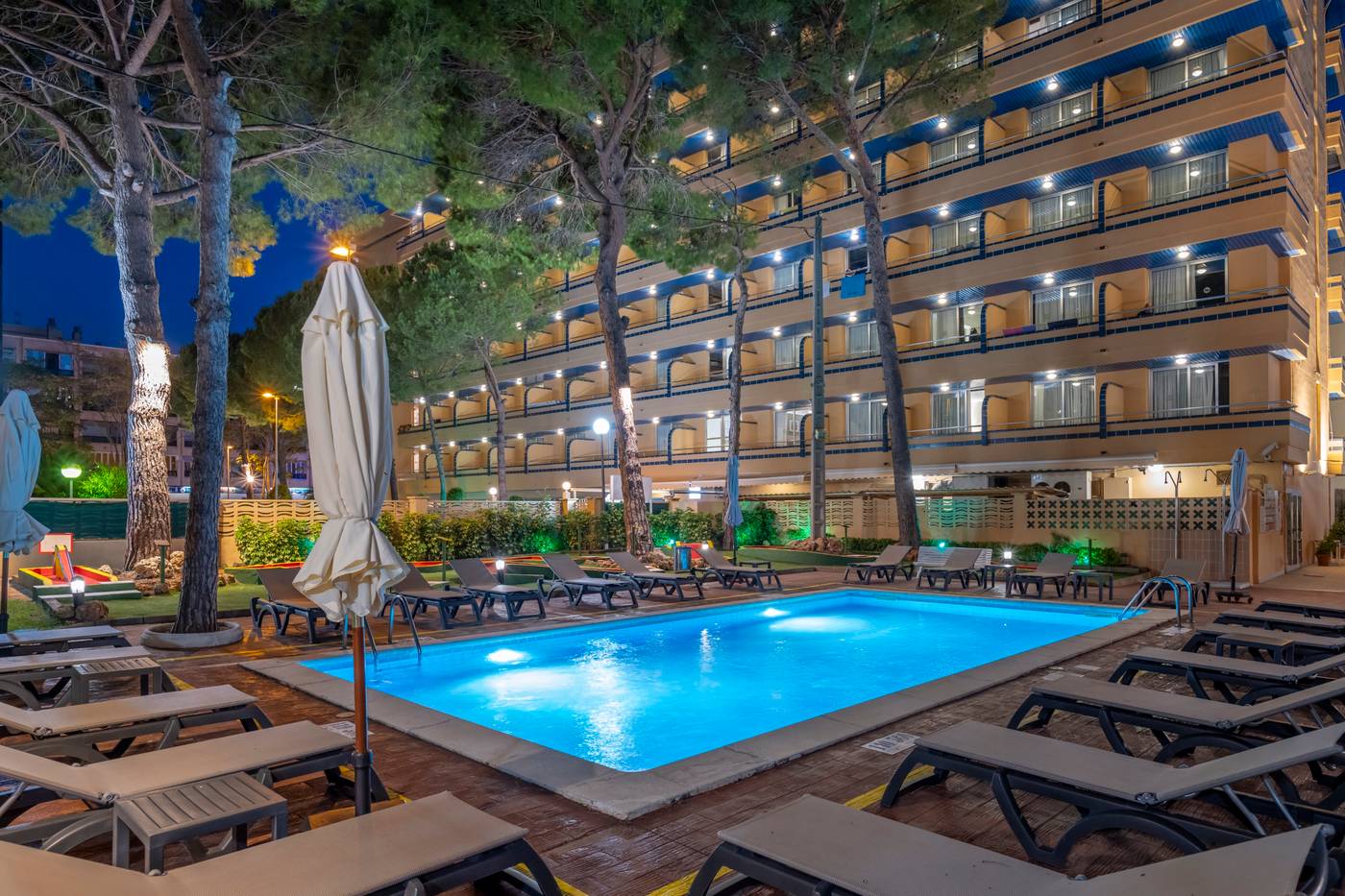 4R-Playa-Park-Pool-8