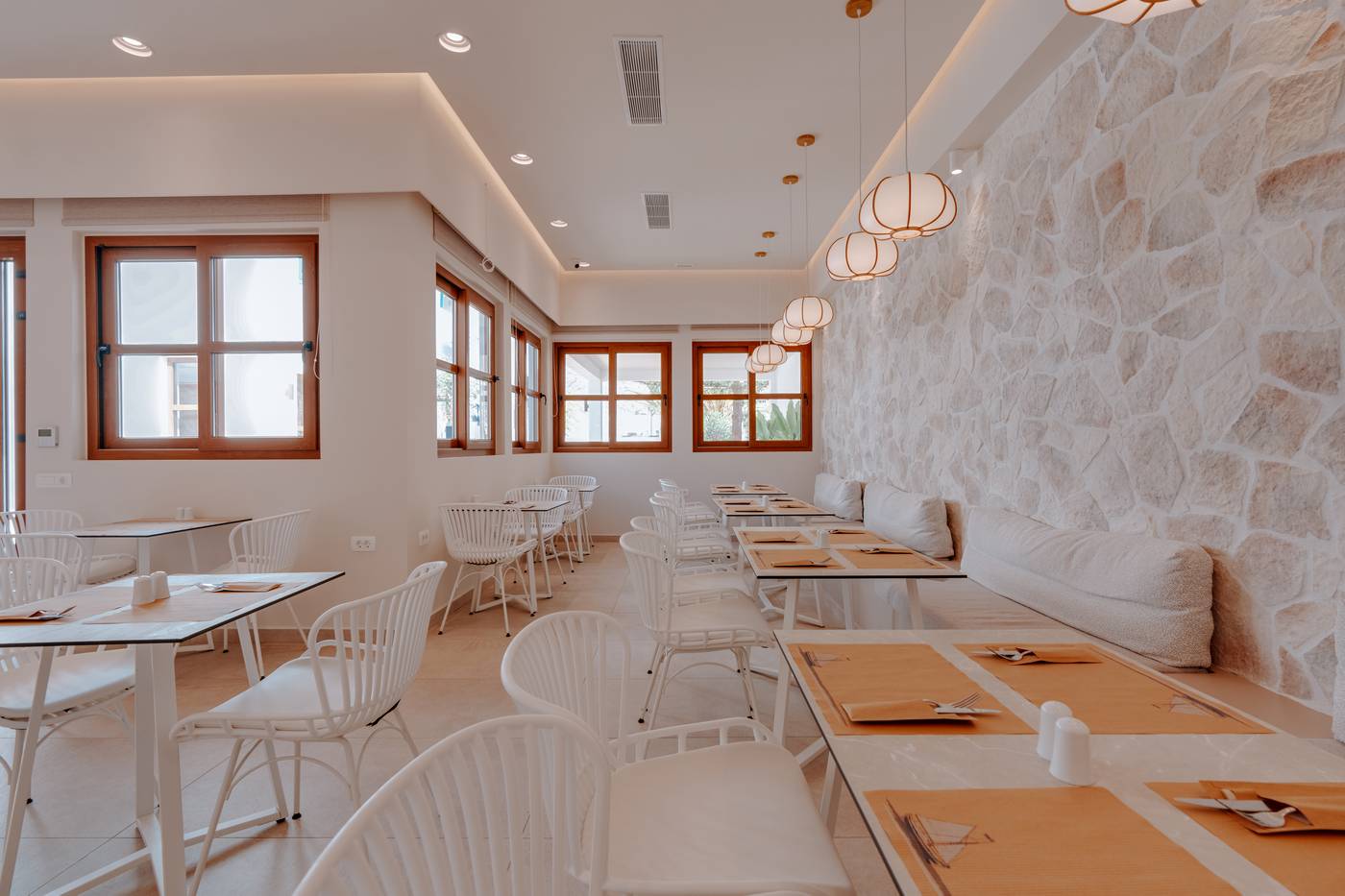 Margarenia-Studios-Restaurant-51