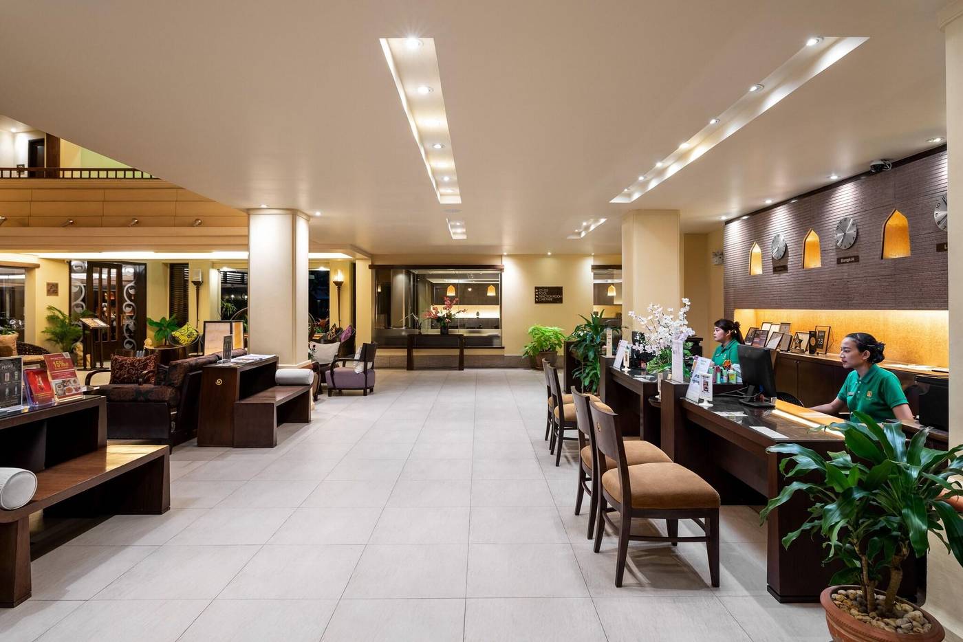 Patong-Paragon-Lobby-32