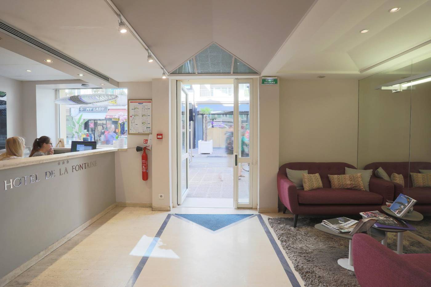 La-Fontaine-Lobby-31