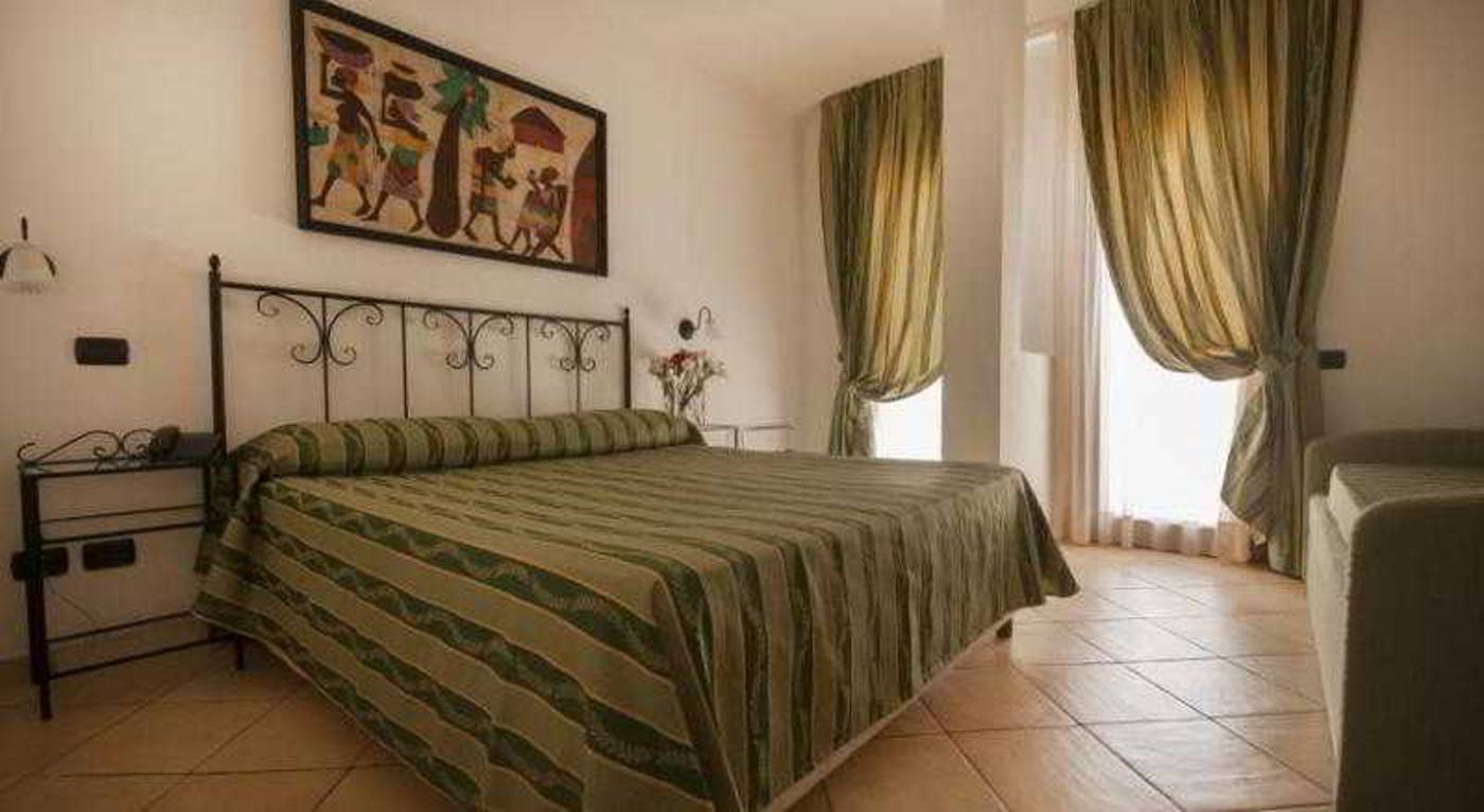 Blu-hotel-Morisco-Room-44