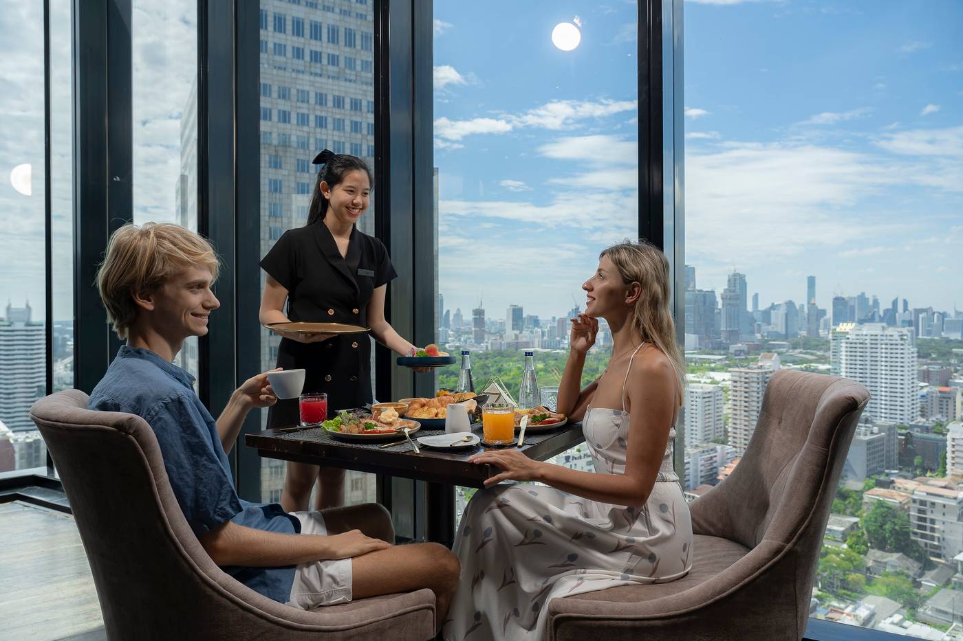 The-Continent-Hotel-Sukhumvit---Asok-BTS-Bangkok-Restaurant-8