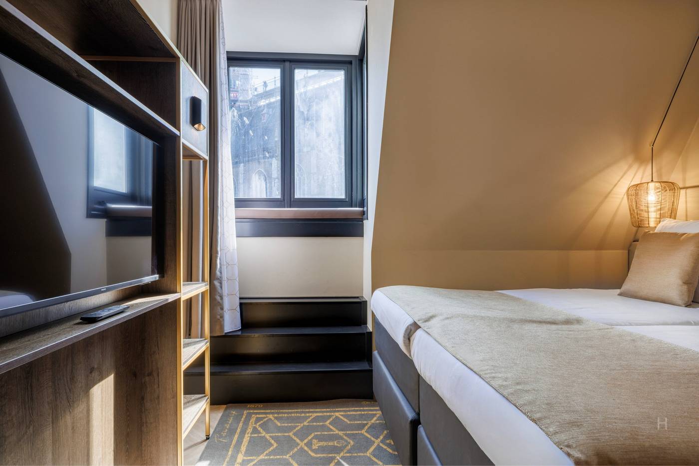 Die-Port-Van-Cleve-Room-57