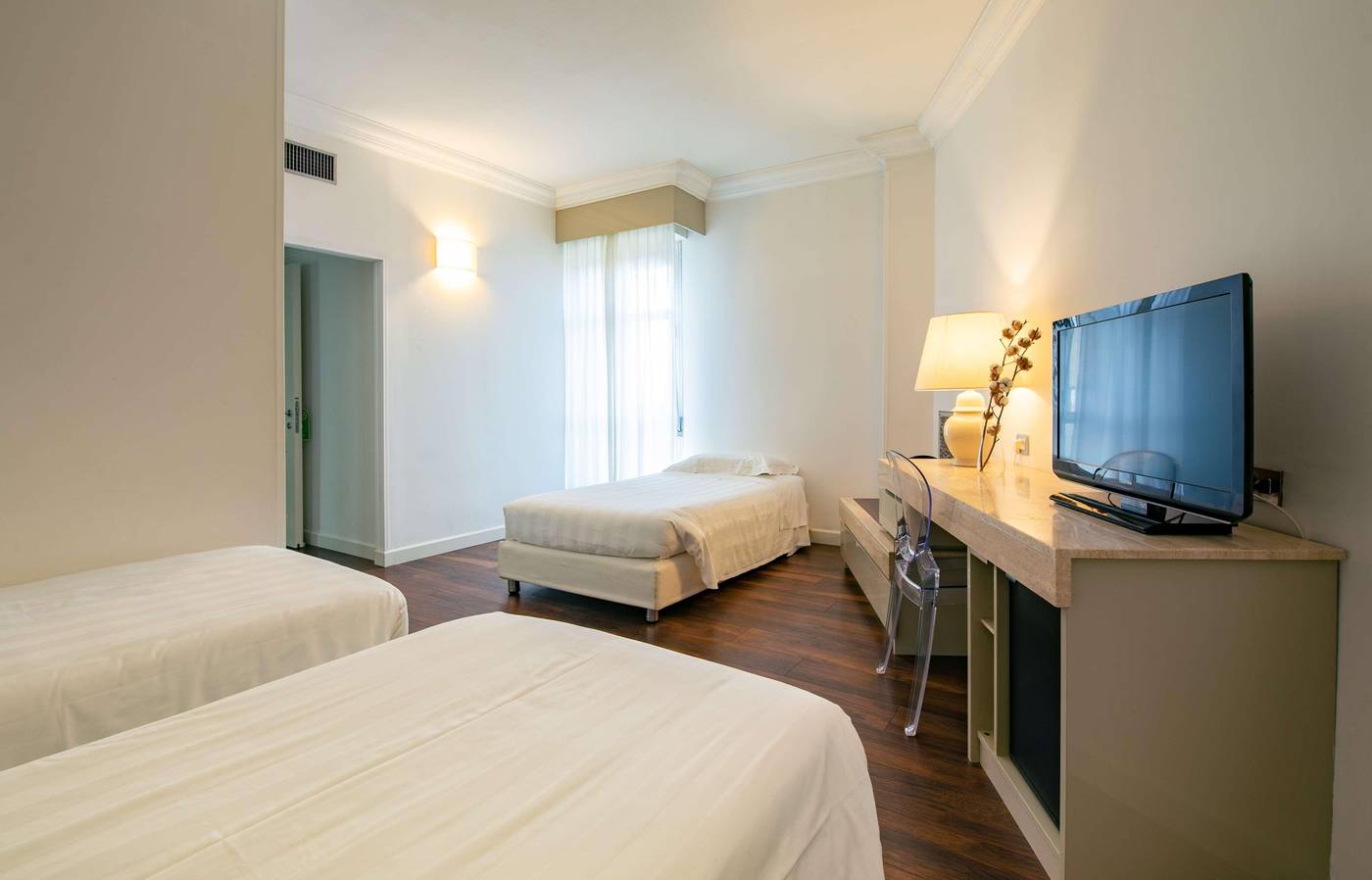 Etrusco-Arezzo-Hotel--Sure-Hotel-Collection-by-Best-Western-Room-22