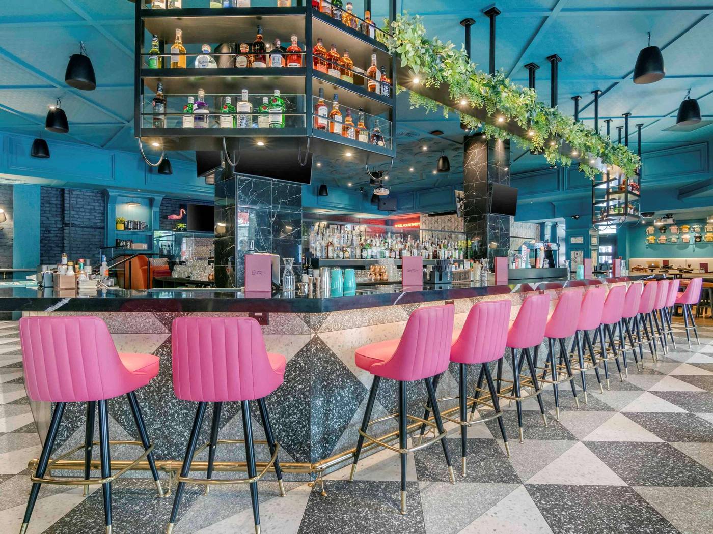 Hotel-Belmont-Vancouver-MGallery-Restaurant-12