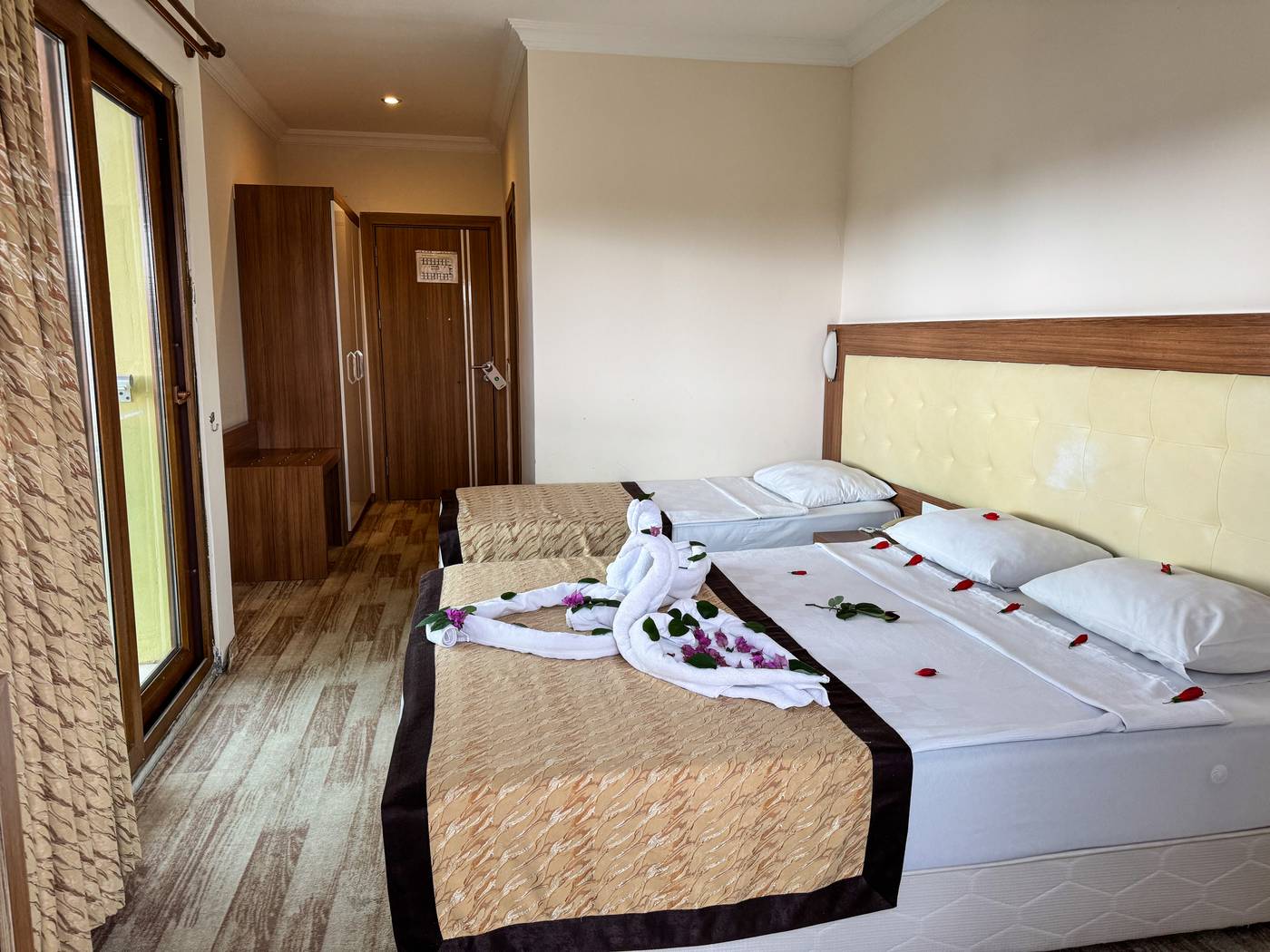 Mitos-Apartments-Room-15