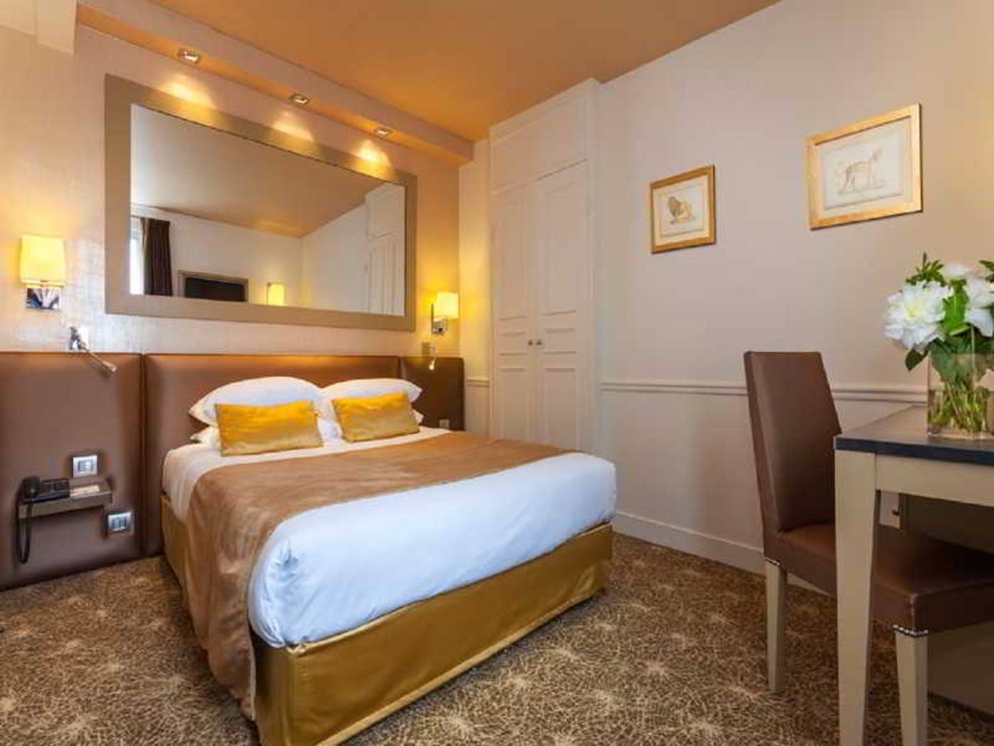 Hotel-Le-Clos-Medicis-Room-8