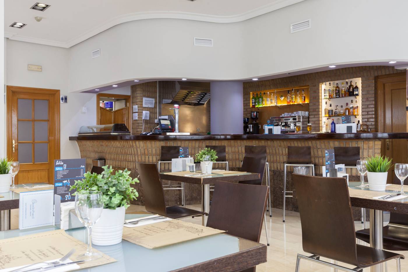 Porcel-Torre-Garden-Bar-11