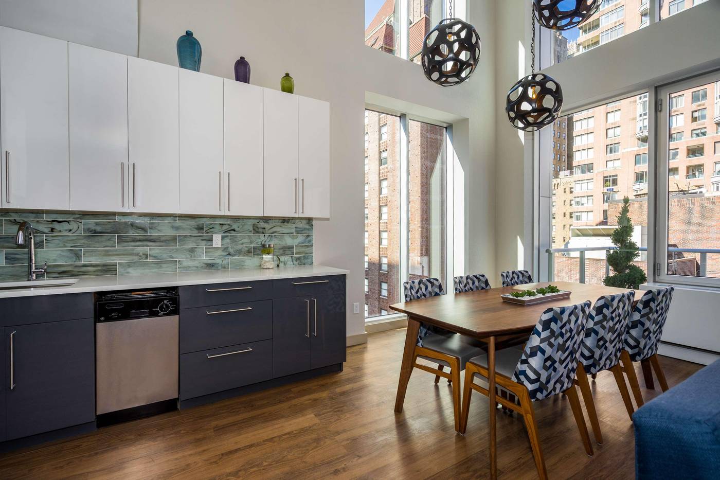 The-Bernic-New-York-City-Tapestry-Col-by-Hilton-Room-13