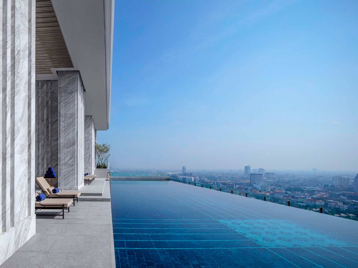 137-Pillars-Residences-Bangkok-Pool-8