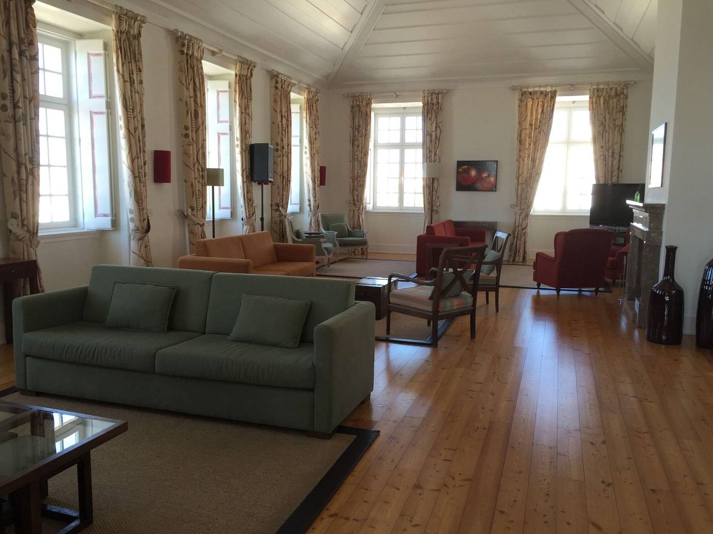 Casa-do-Medico-de-S--Rafael-Lobby-17