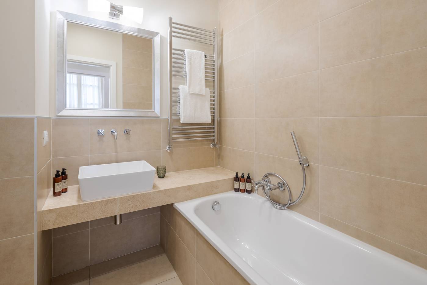 Donna-Camilla-Savelli-Room-34