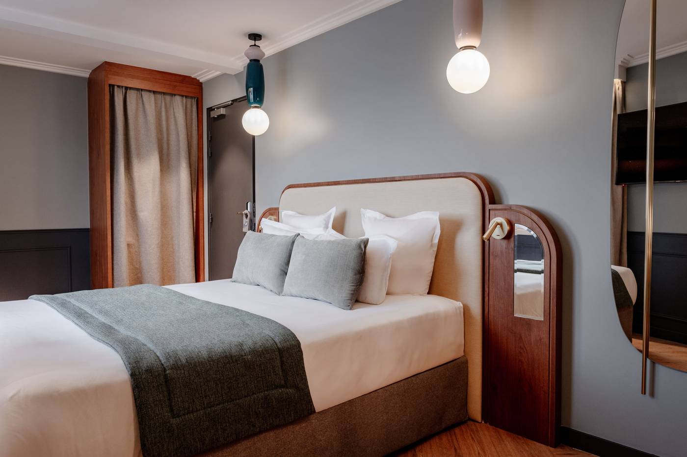 Grand-Hotel-Saint-Michel-Room-13