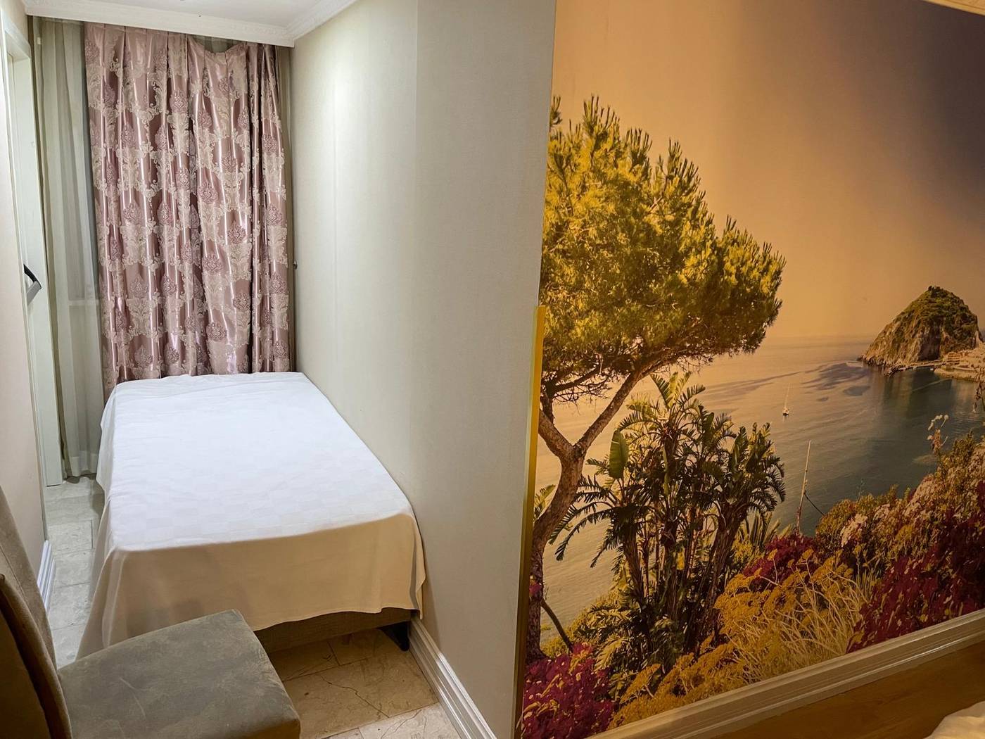 Grand-Naki-Hotel-Room-29