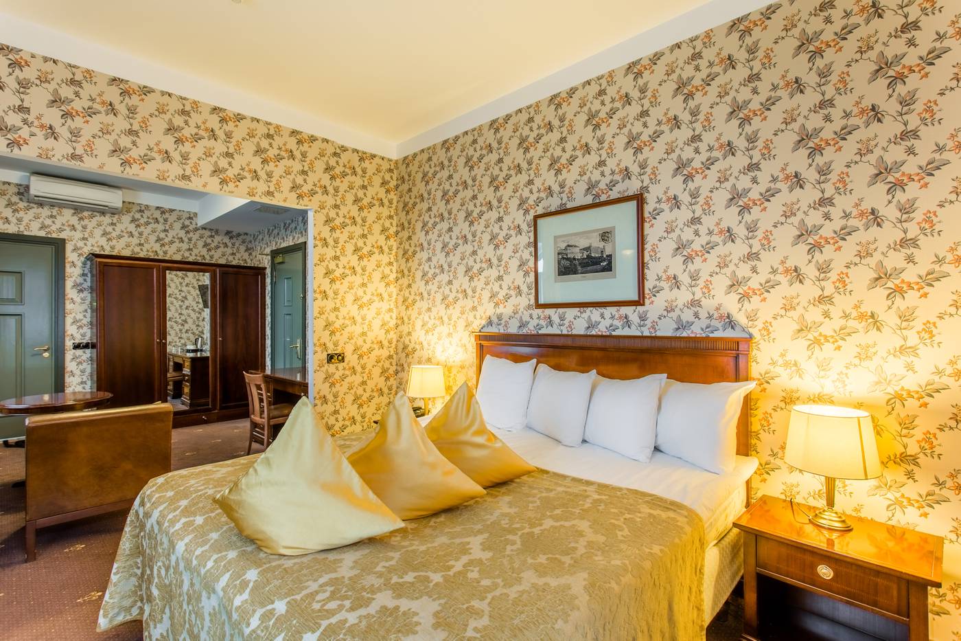 Hestia-Hotel-Barons-Room-6