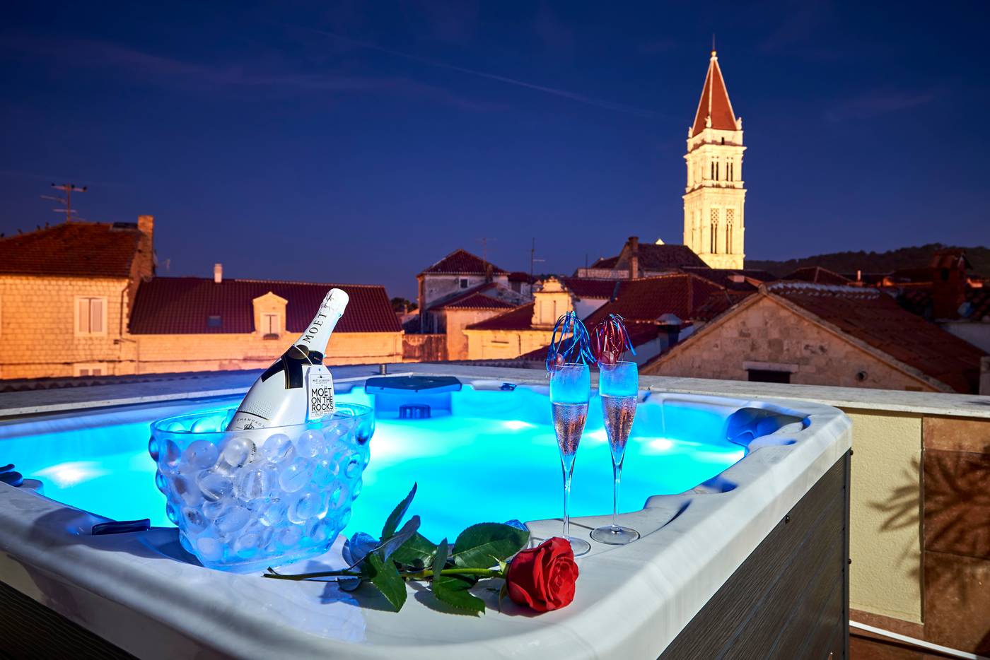 Palace-Derossi-Pool-13